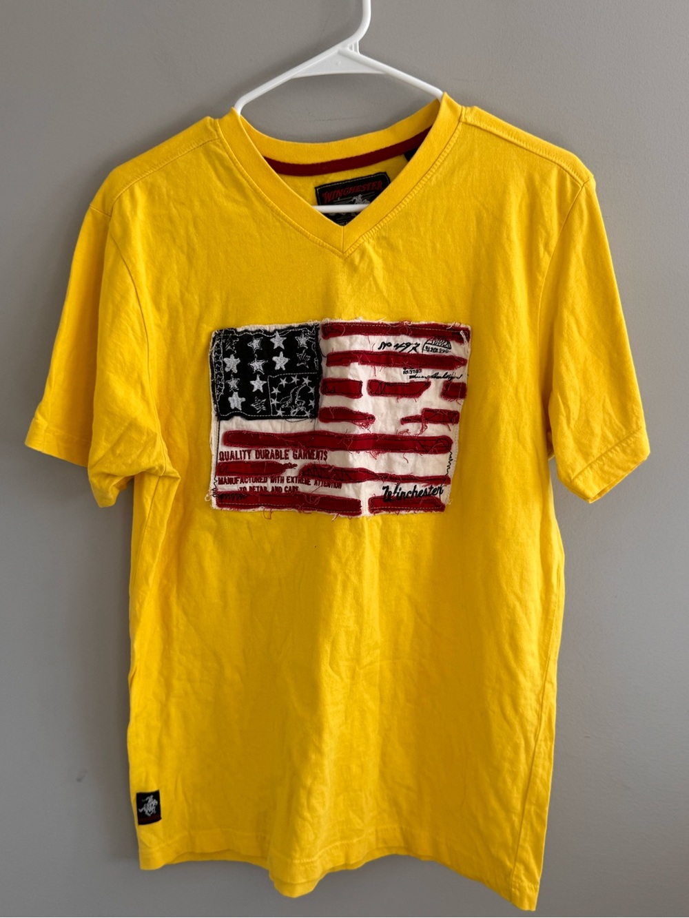 Winchester Men’s Medium Yellow V-Neck American Flag Applique T-Shirt